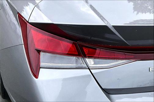 Fluid Metal 2022 Hyundai ELANTRA SEL