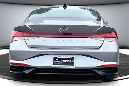 Fluid Metal 2022 Hyundai ELANTRA SEL