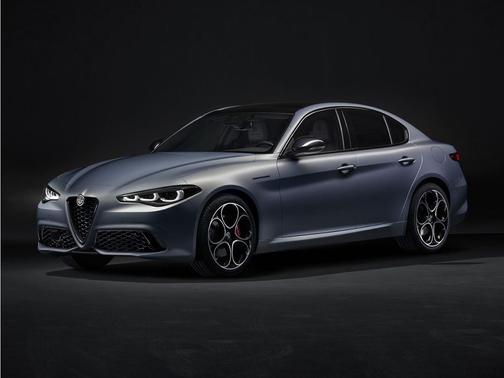 Rosso Etna 2024 Alfa Romeo Giulia Quadrifoglio
