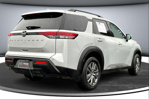 2024 Nissan Pathfinder SV 4WD