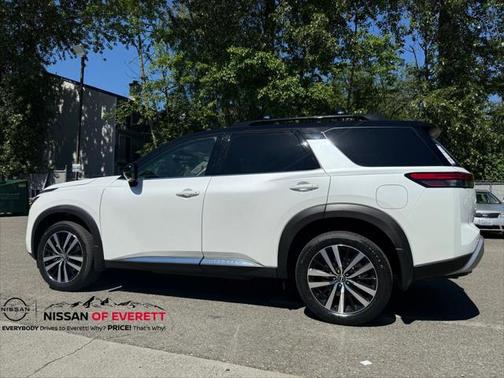 2025 Nissan Pathfinder Platinum 4WD