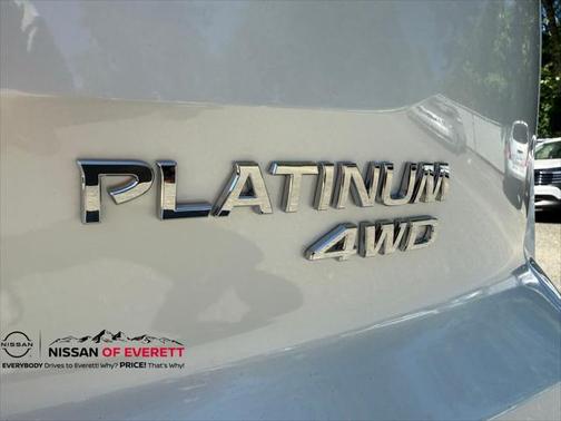 2025 Nissan Pathfinder Platinum 4WD