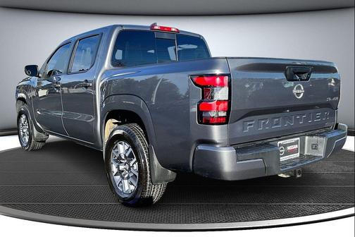 2024 Nissan Frontier SL