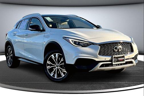 2019 INFINITI QX30 LUXE