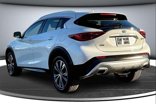 2019 INFINITI QX30 LUXE