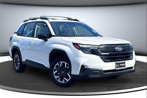 Crystal White Pearl 2025 Subaru Forester Base