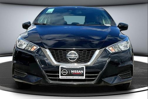 Super Black Metallic 2020 Nissan Versa 1.6 SV