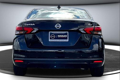 Super Black Metallic 2020 Nissan Versa 1.6 SV