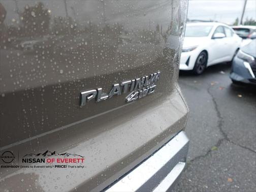 2025 Nissan Pathfinder Platinum 4WD