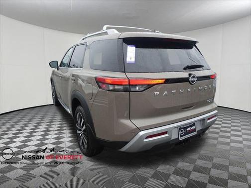 2025 Nissan Pathfinder Platinum 4WD