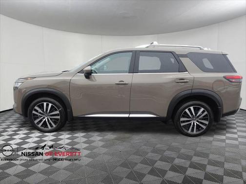 2025 Nissan Pathfinder Platinum 4WD