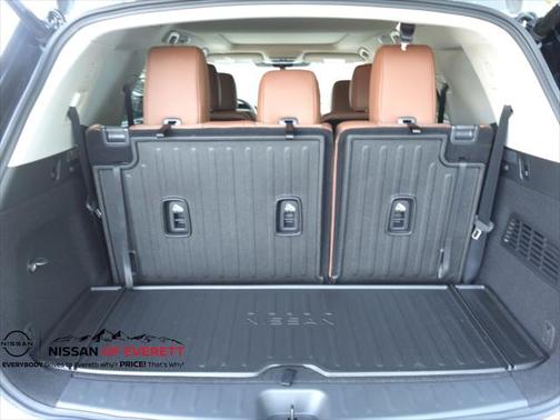 2025 Nissan Pathfinder Platinum 4WD