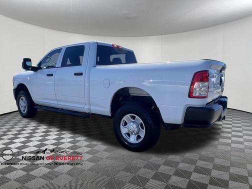 2023 RAM 2500 Tradesman Crew Cab 4x4 6'4' Box