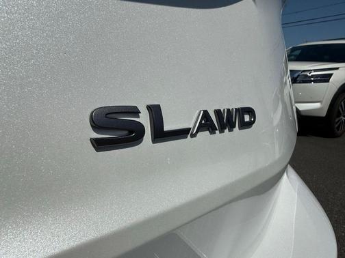 2025 Nissan Rogue SL