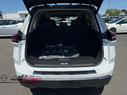 2025 Nissan Rogue SL