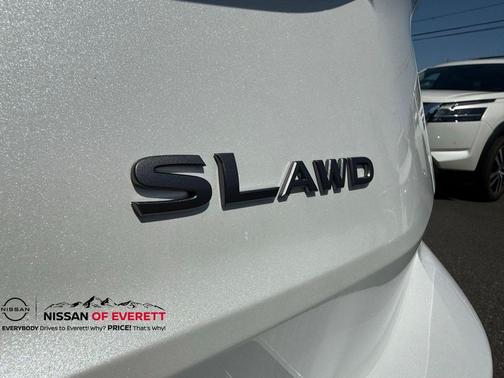 2025 Nissan Rogue SL