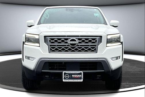 2024 Nissan Frontier SL