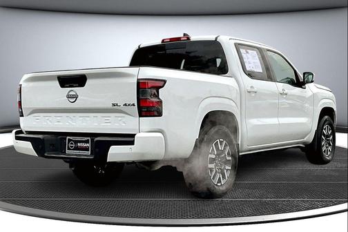 2024 Nissan Frontier SL