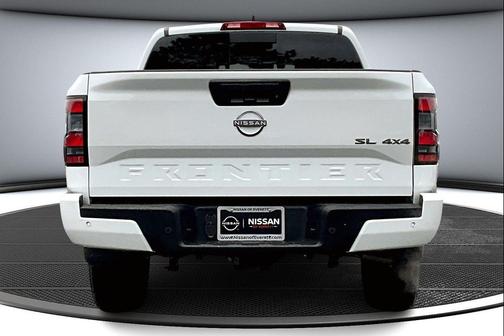 2024 Nissan Frontier SL