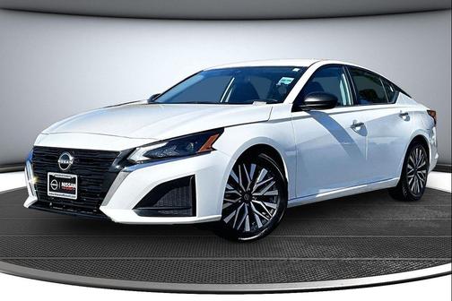 Glacier White 2025 Nissan Altima 2.5 SV