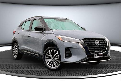 Boulder Gray Pearl 2022 Nissan Kicks SR