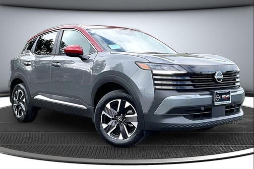 Gun Metallic/Scarlet Ember Tintcoat 2026 Nissan Kicks SV