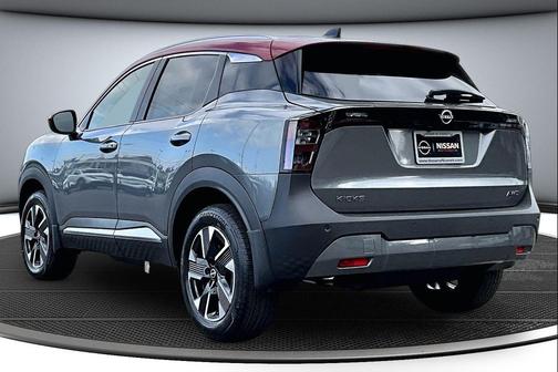 Gun Metallic/Scarlet Ember Tintcoat 2026 Nissan Kicks SV