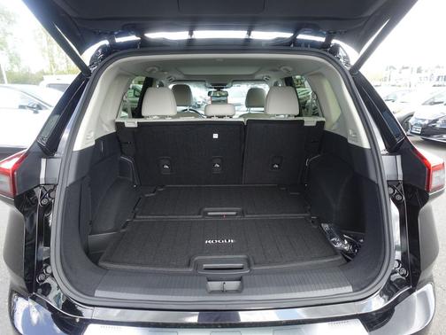 2025 Nissan Rogue SL