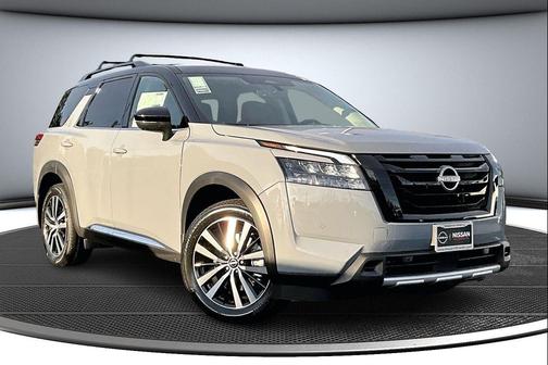 2025 Nissan Pathfinder Platinum 4WD