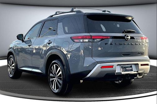 2025 Nissan Pathfinder Platinum 4WD