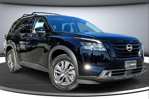 2025 Nissan Pathfinder SV 4WD