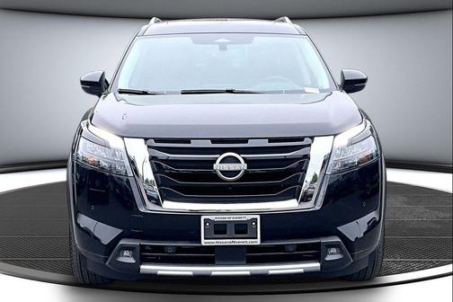 Super Black 2025 Nissan Pathfinder Platinum 4WD