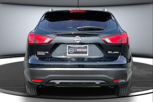 Magnetic Black 2018 Nissan Rogue Sport SL