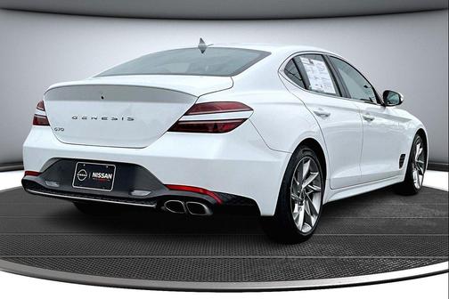 2022 Genesis G70 2.0T RWD
