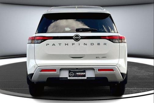 2023 Nissan Pathfinder SL 4WD