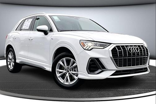 2024 Audi Q3 Premium 45 TFSI S line quattro Tiptronic