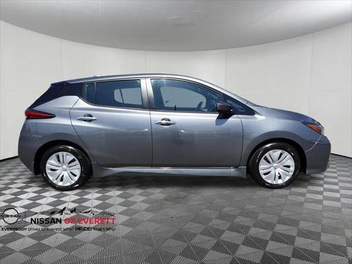 2025 Nissan Leaf S