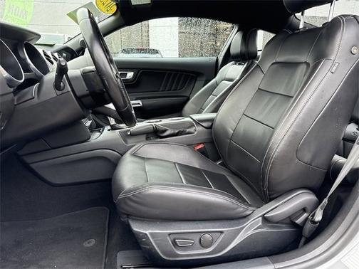 2023 Ford Mustang ECOBOOST PREMIUM