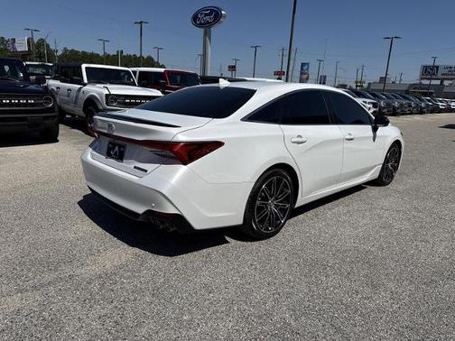 White 2019 Toyota Avalon XLE TOURING