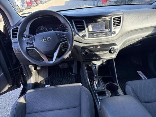 2017 Hyundai TUCSON SE