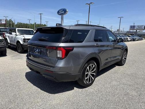 CARBONIZED GRAY METALLIC 2025 Ford Explorer ST-LINE
