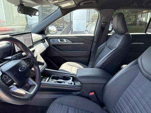 CARBONIZED GRAY METALLIC 2025 Ford Explorer ST-LINE