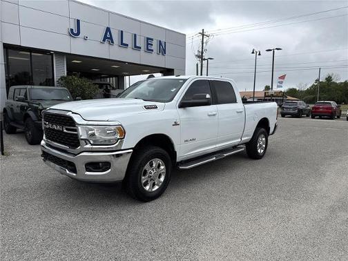 Bright White Clearcoat 2022 RAM 2500 BIG HORN