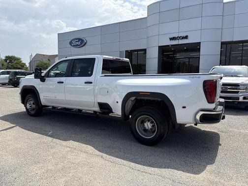 White 2024 GMC Sierra 1500 PRO