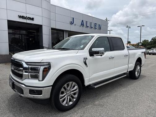 STAR WHITE METALLIC TRICOAT 2025 Ford F-150 LARIAT Truck