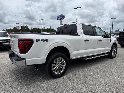 STAR WHITE METALLIC TRICOAT 2025 Ford F-150 LARIAT