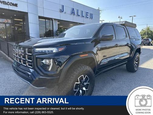 Onyx Black 2023 GMC Canyon AT4X