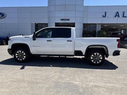 Summit White 2024 Chevrolet Silverado 2500 CUSTOM