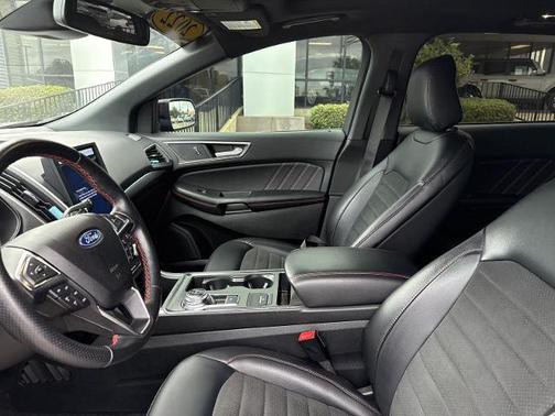 BURGUNDY VELVET MET TINT CC 2022 Ford Edge ST-LINE