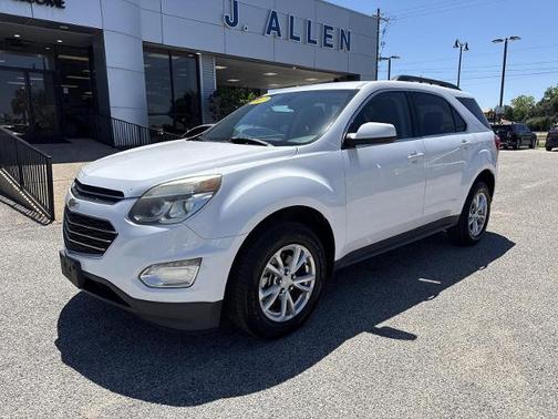 Summit White 2017 Chevrolet Equinox LT
